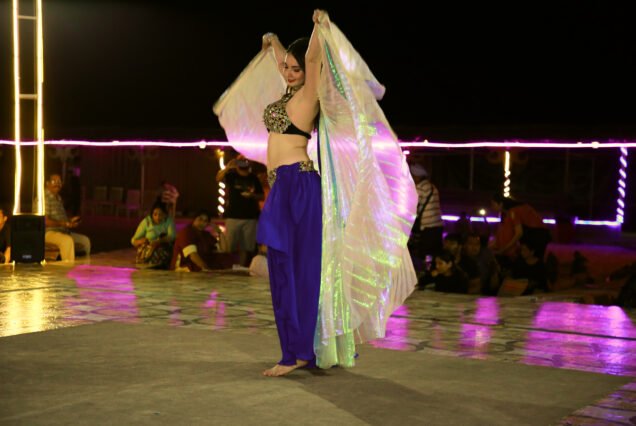 belly dance in dubai desert safari