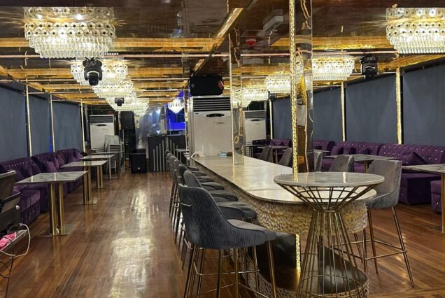 premium dhow cruise in dubai - DJ Party - falcon oasis premium